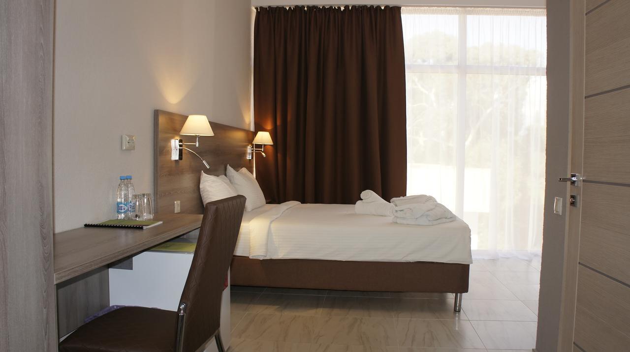 Hotel Bereg Evkaliptov Tsandrypsh ภายนอก รูปภาพ